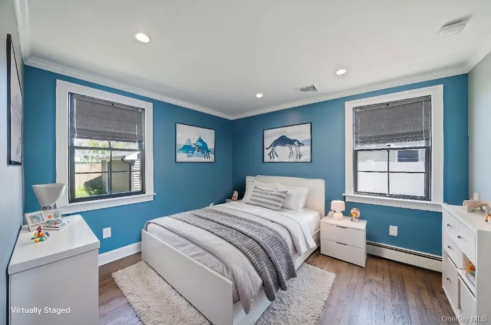 11 Lakewood Ave, Lake Ronkonkoma, NY 11779