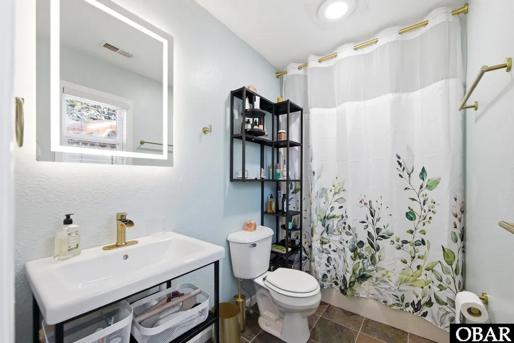 903 Holly St, Kill Devil Hills, NC 27948