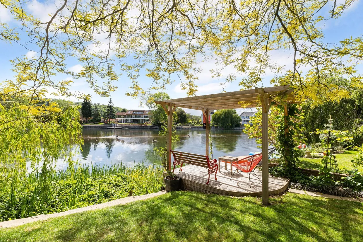 Lock Island, Mill Road, Marlow, SL7 photo 24