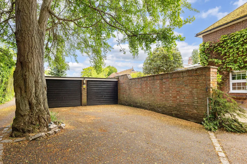 Lock Island, Mill Road, Marlow, SL7 photo 31