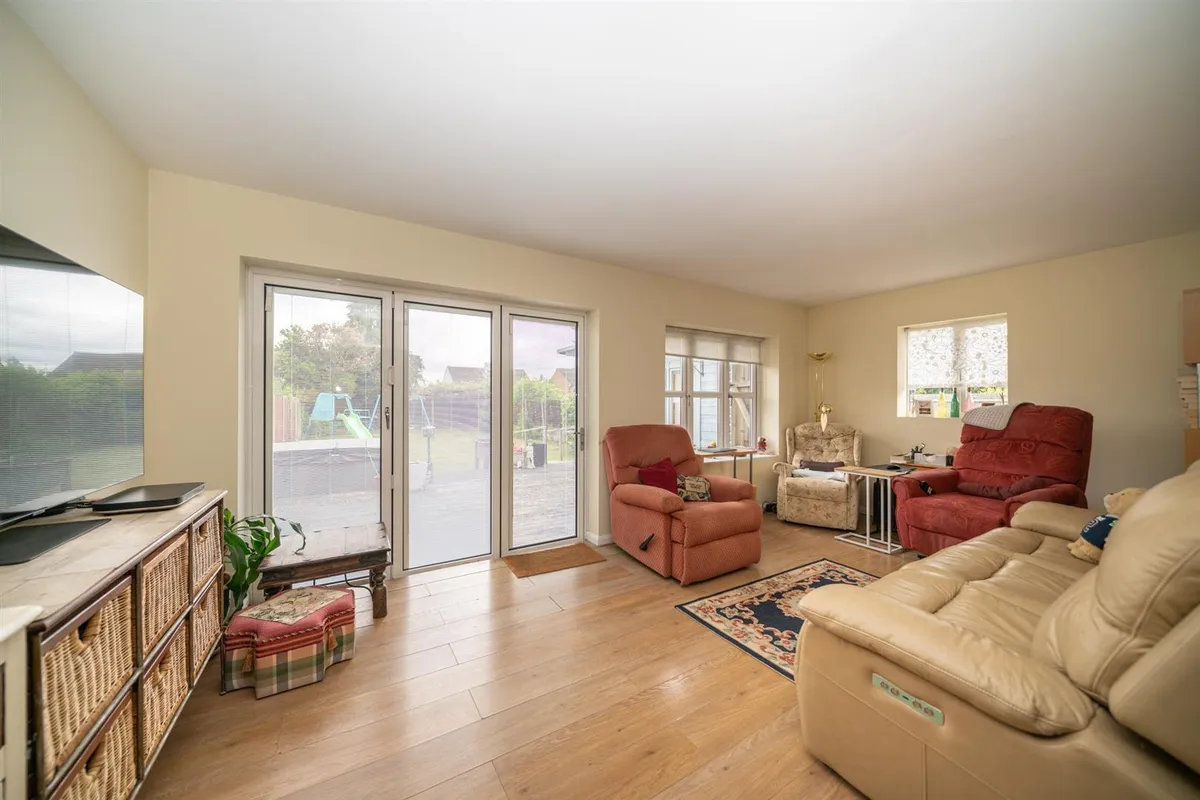 Blows Road, Dunstable, Bedfordshire, LU5 4DB