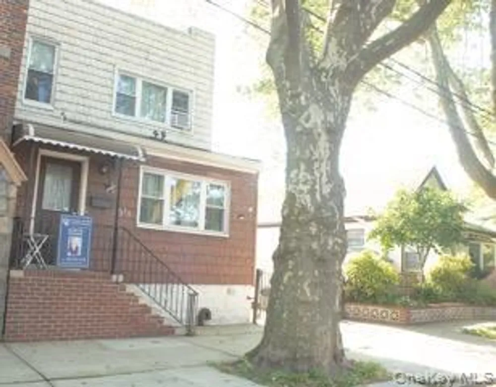 73-15 72 ST, New York, NY 11385