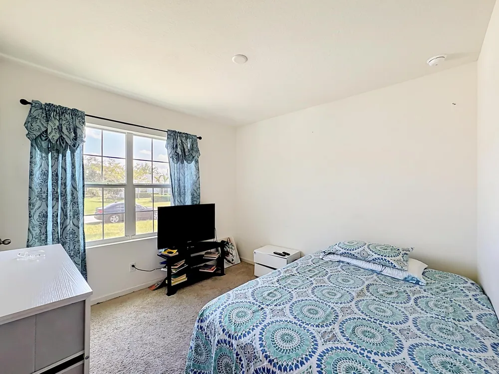 525 SW Twig Ave, Port St Lucie, FL 34983