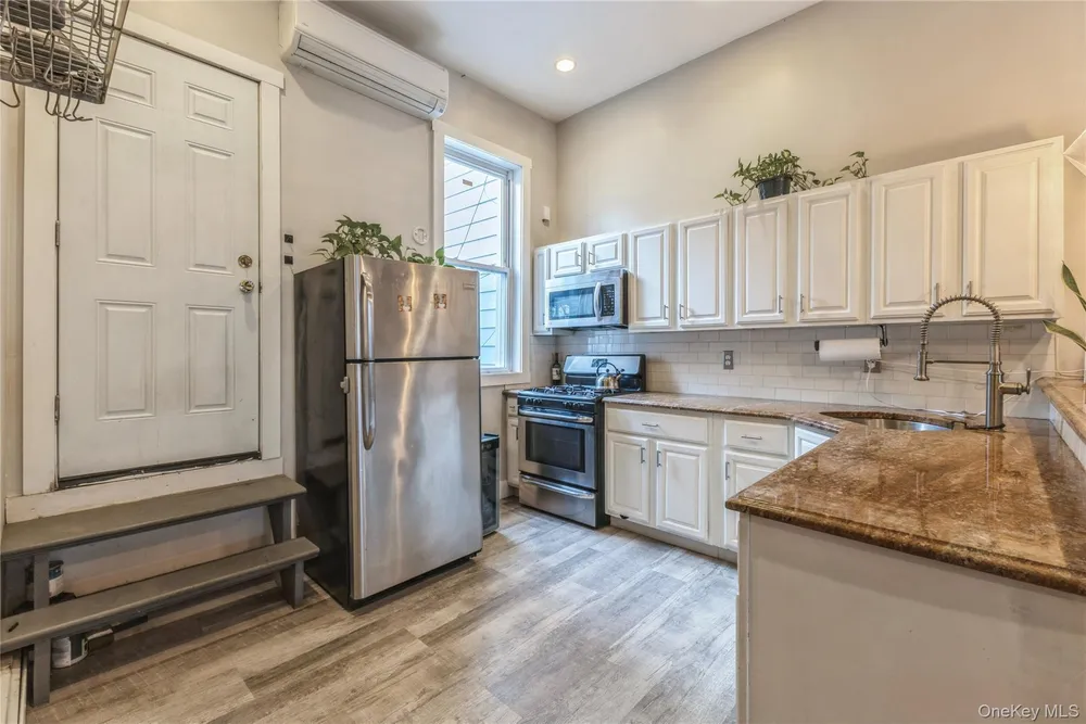 32 Covert St, Brooklyn, NY 11207