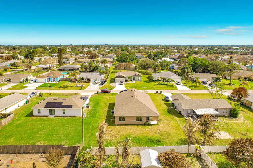 525 SW Twig Ave, Port St Lucie, FL 34983