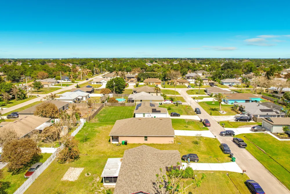 525 SW Twig Ave, Port St Lucie, FL 34983