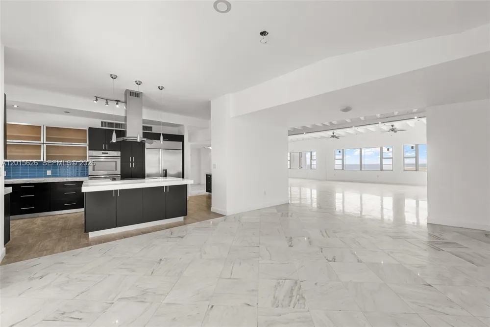 5255 Collins Ave, Miami Beach, FL 33140