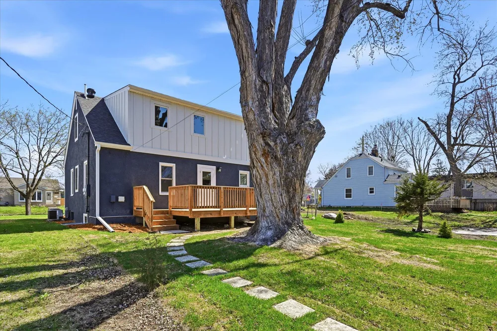 3370 Library Ln, St Louis Park, MN 55426