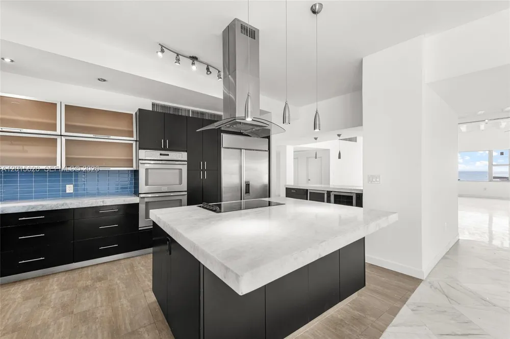 5255 Collins Ave, Miami Beach, FL 33140