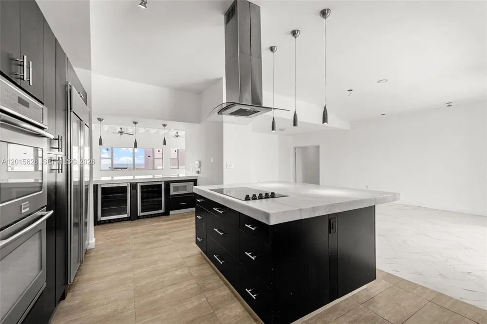 5255 Collins Ave, Miami Beach, FL 33140