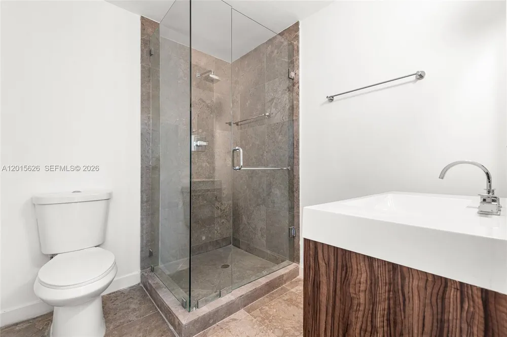 5255 Collins Ave, Miami Beach, FL 33140