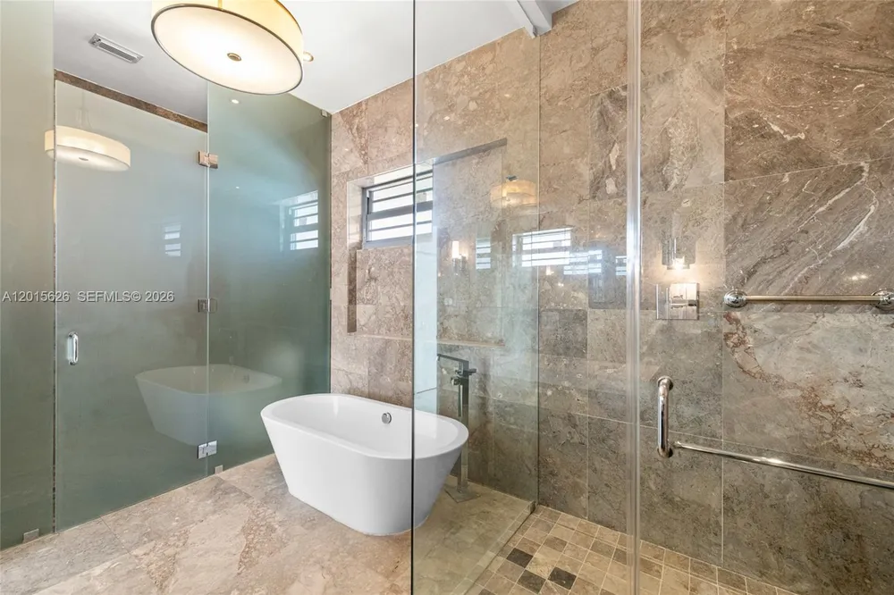 5255 Collins Ave, Miami Beach, FL 33140