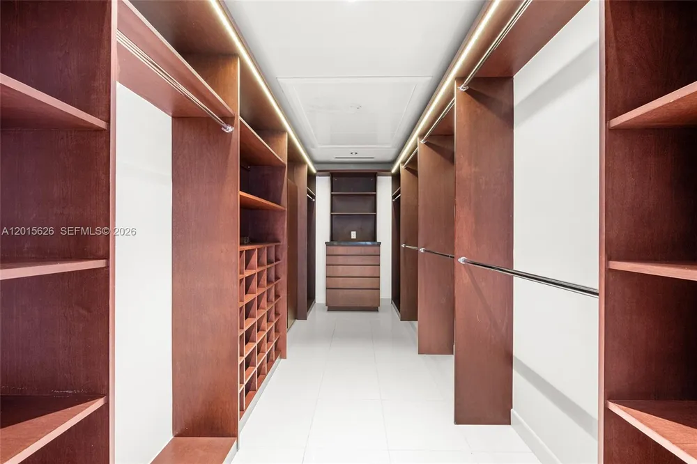 5255 Collins Ave, Miami Beach, FL 33140