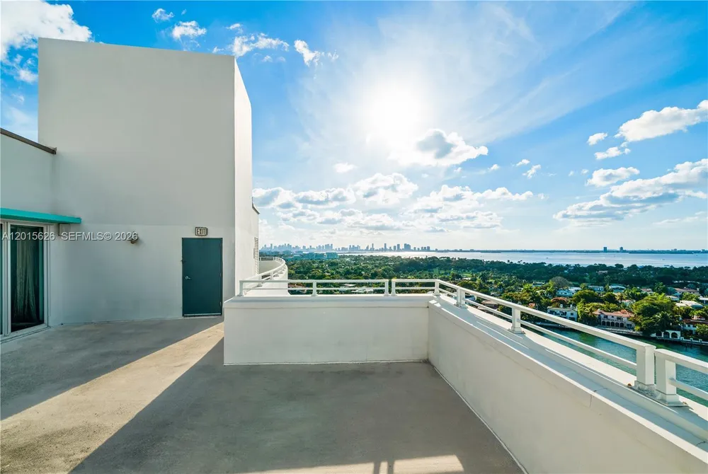 5255 Collins Ave, Miami Beach, FL 33140