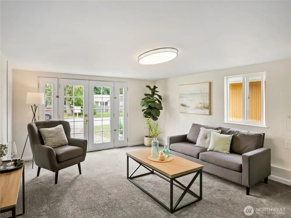 944 165th Ave SE, Bellevue, WA 98008