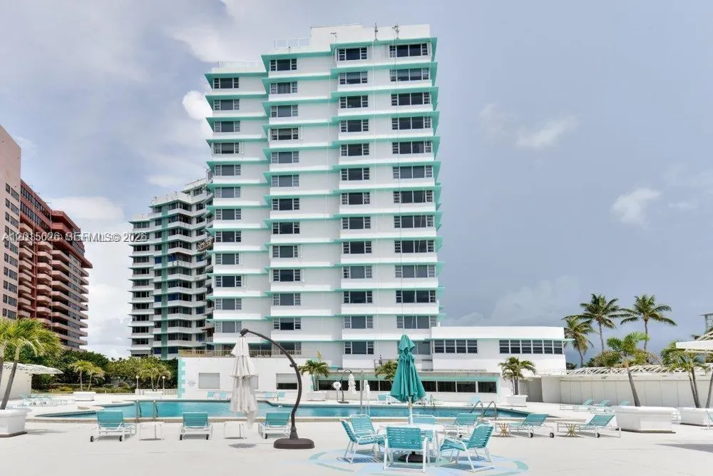 5255 Collins Ave, Miami Beach, FL 33140