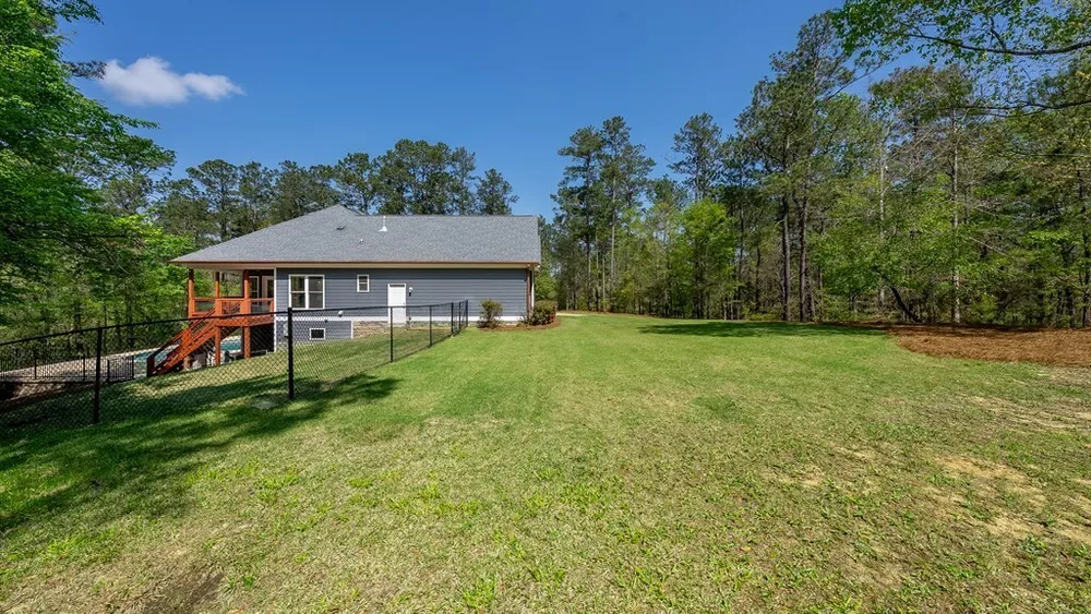 900 Oakcrest Dr, Columbus, GA 31904