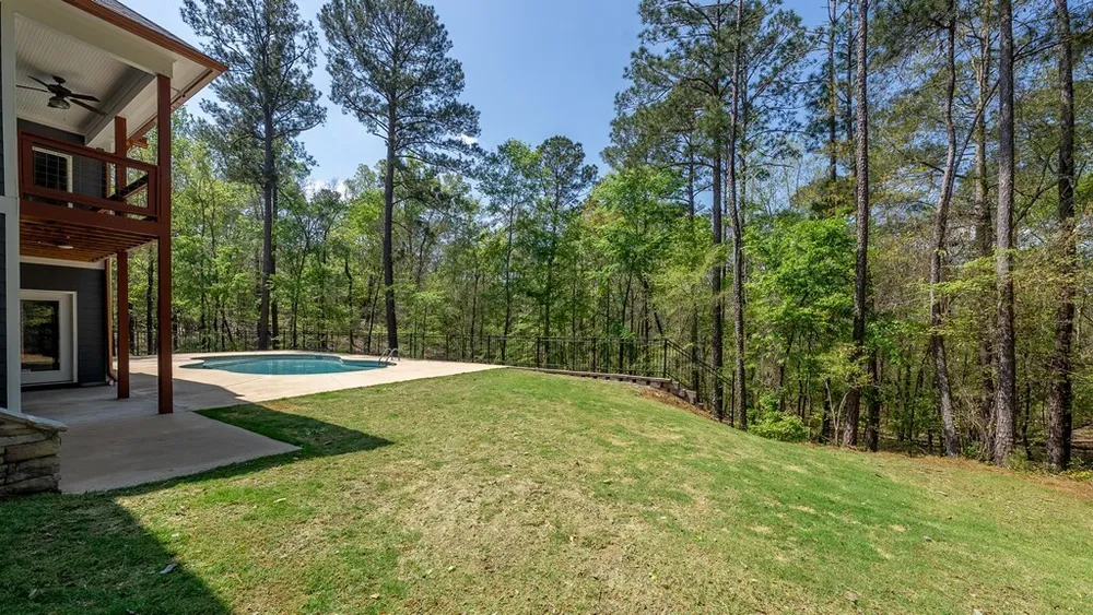900 Oakcrest Dr, Columbus, GA 31904