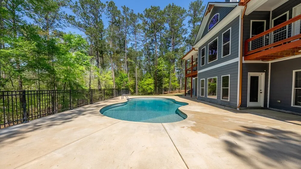 900 Oakcrest Dr, Columbus, GA 31904