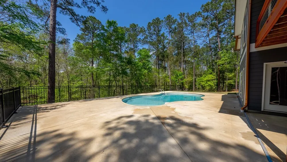 900 Oakcrest Dr, Columbus, GA 31904