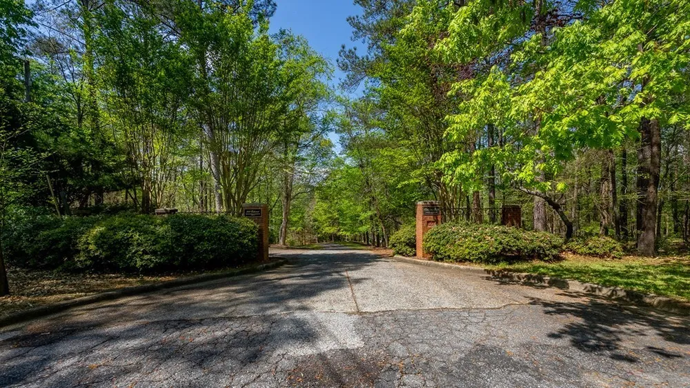 900 Oakcrest Dr, Columbus, GA 31904