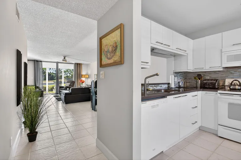 3485 Environ Blvd, Lauderhill, FL 33319