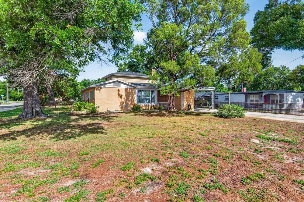 825 W Whatley Pl, Tampa, FL 33604