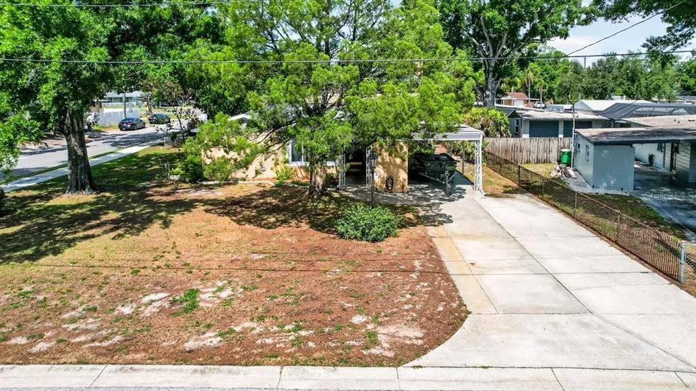 825 W Whatley Pl, Tampa, FL 33604