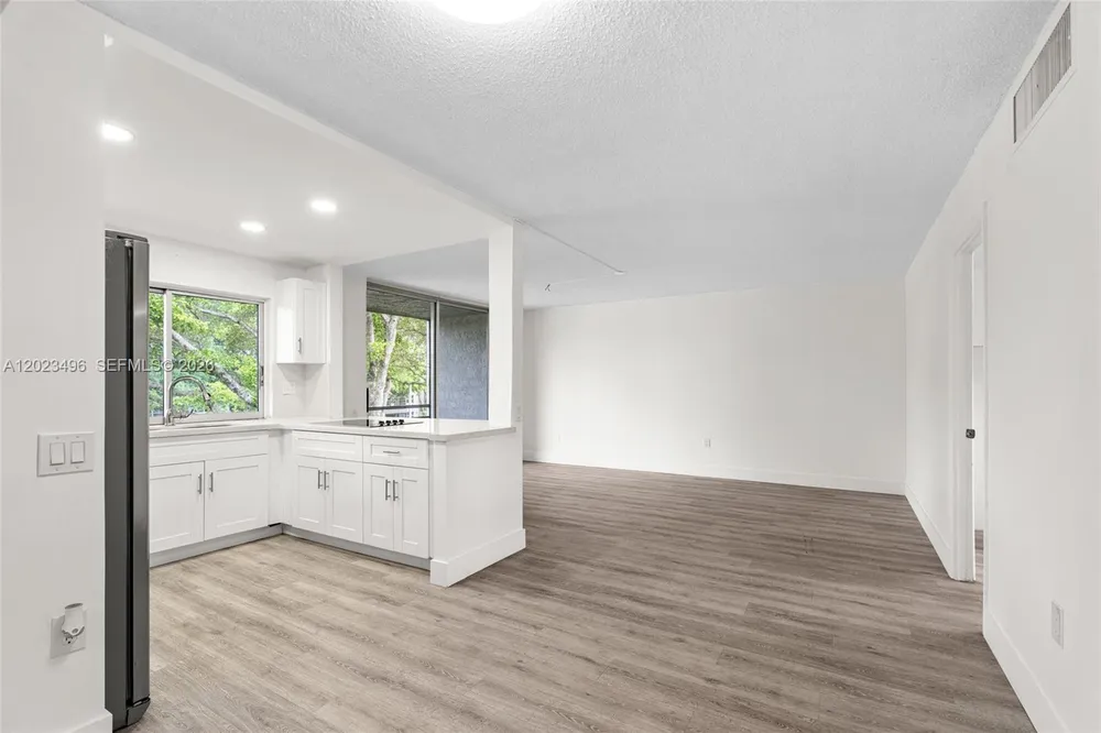 9091 Lime Bay Blvd, Tamarac, FL 33321
