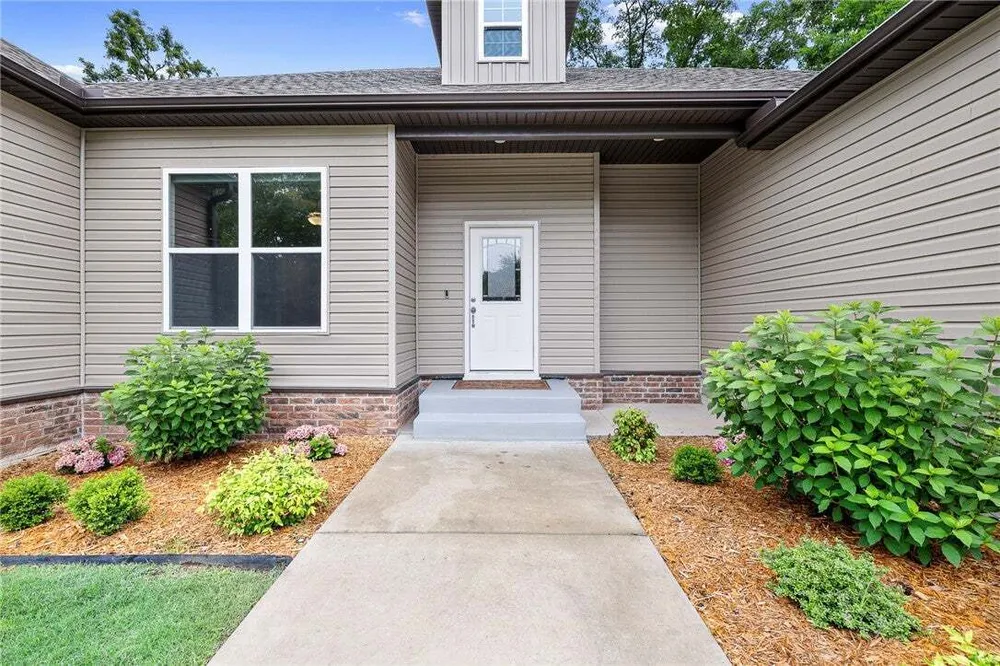17 Worth Pl, Bella Vista, AR 72715