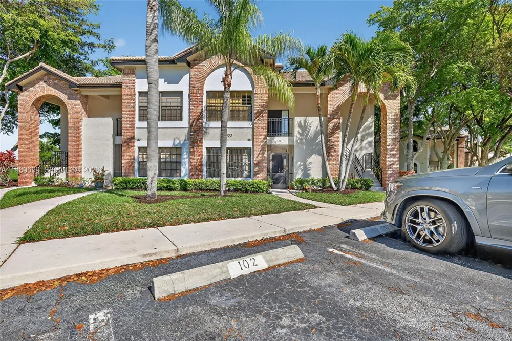 8033 Aberdeen Dr, Boynton Beach, FL 33472