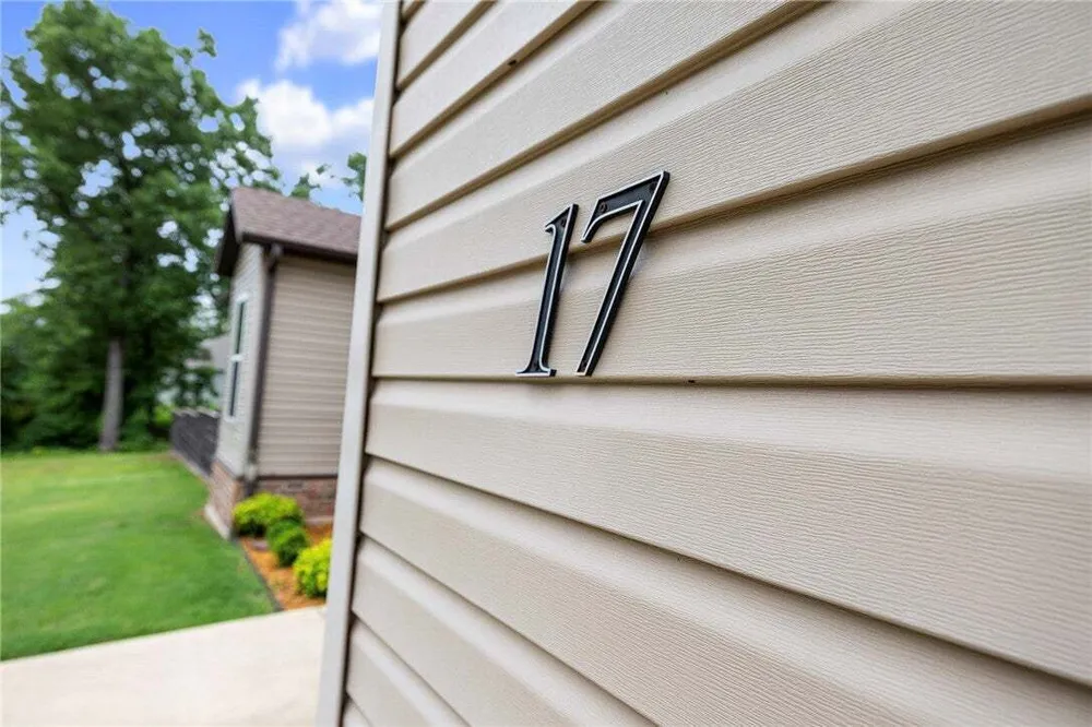 17 Worth Pl, Bella Vista, AR 72715