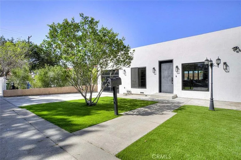 10823 Parr Ave, Sunland, CA 91040