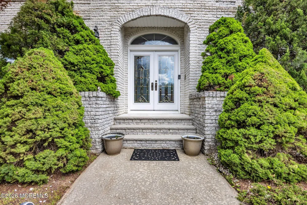 9 Violet Dr, Ocean, NJ 07712