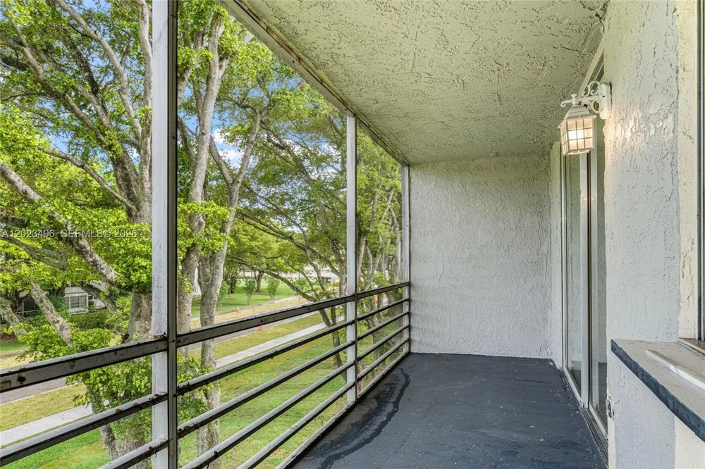 9091 Lime Bay Blvd, Tamarac, FL 33321