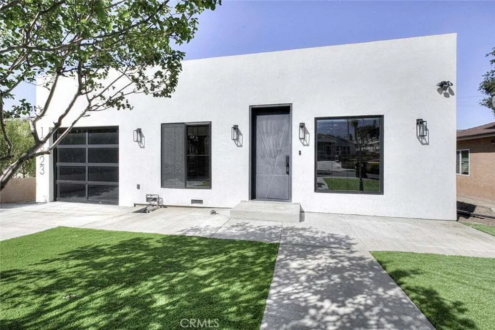 10823 Parr Ave, Sunland, CA 91040