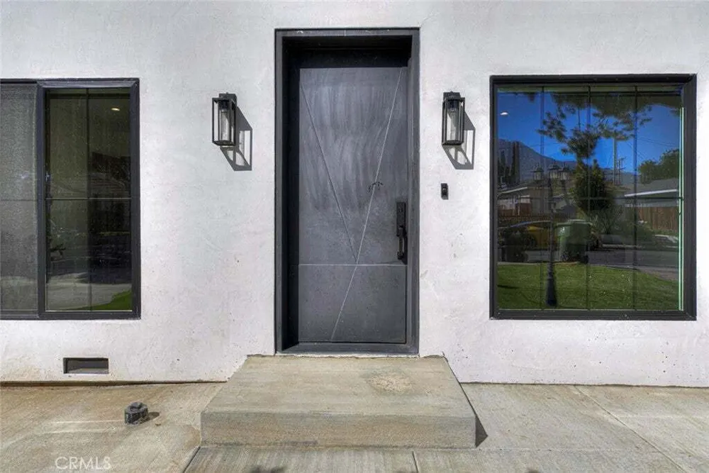 10823 Parr Ave, Sunland, CA 91040