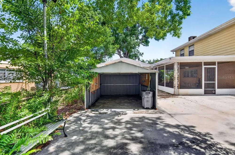 825 W Whatley Pl, Tampa, FL 33604