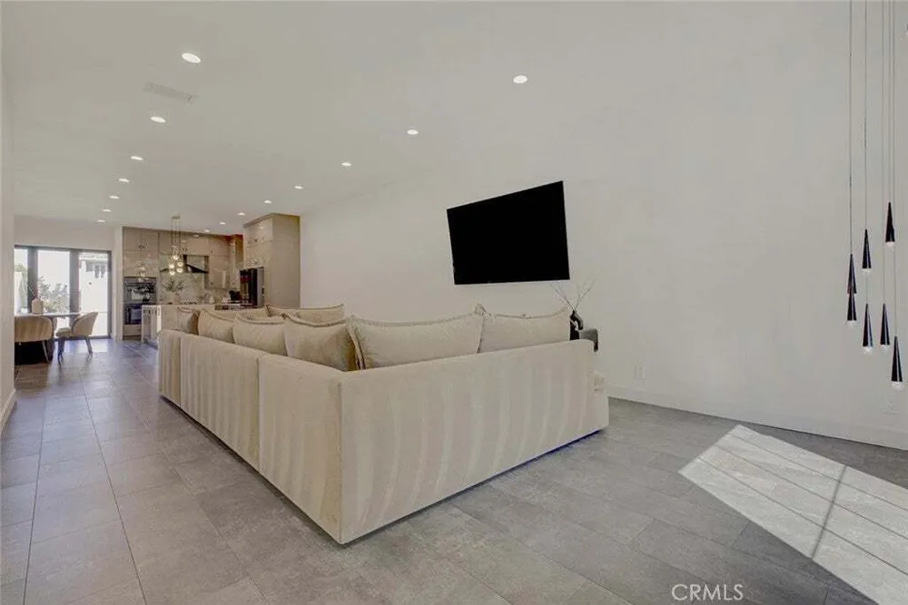 10823 Parr Ave, Sunland, CA 91040