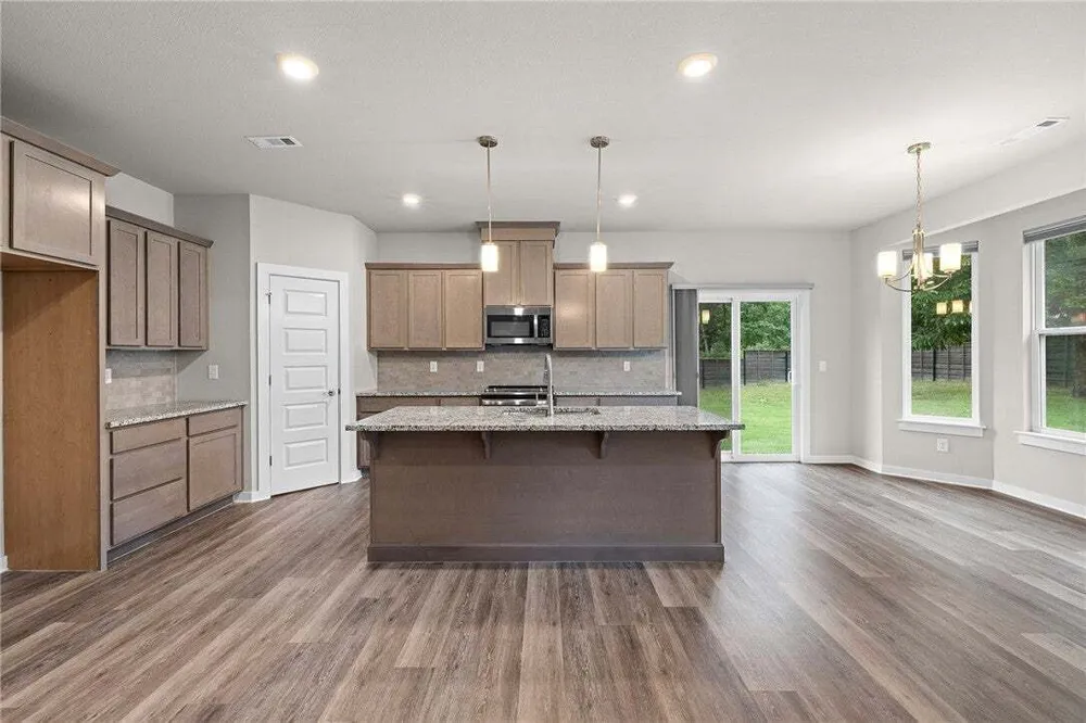 17 Worth Pl, Bella Vista, AR 72715