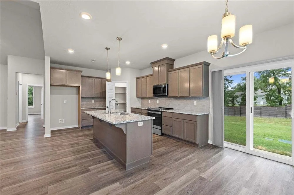 17 Worth Pl, Bella Vista, AR 72715