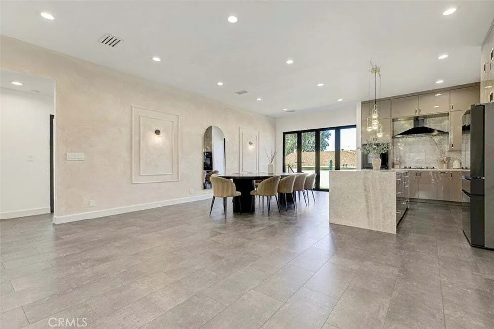 10823 Parr Ave, Sunland, CA 91040