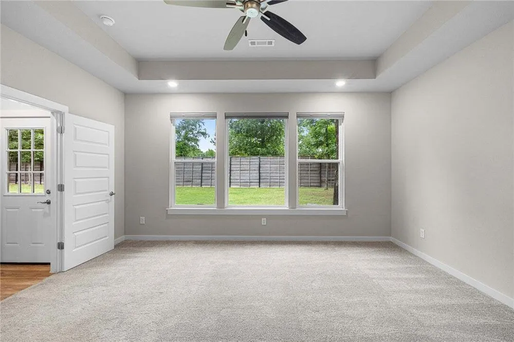 17 Worth Pl, Bella Vista, AR 72715