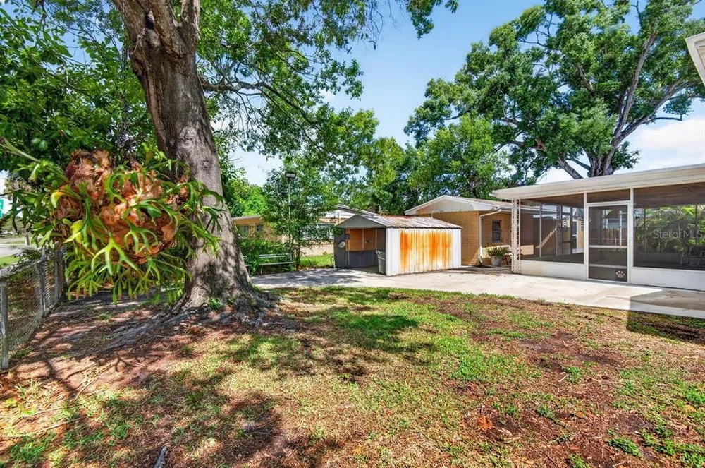 825 W Whatley Pl, Tampa, FL 33604