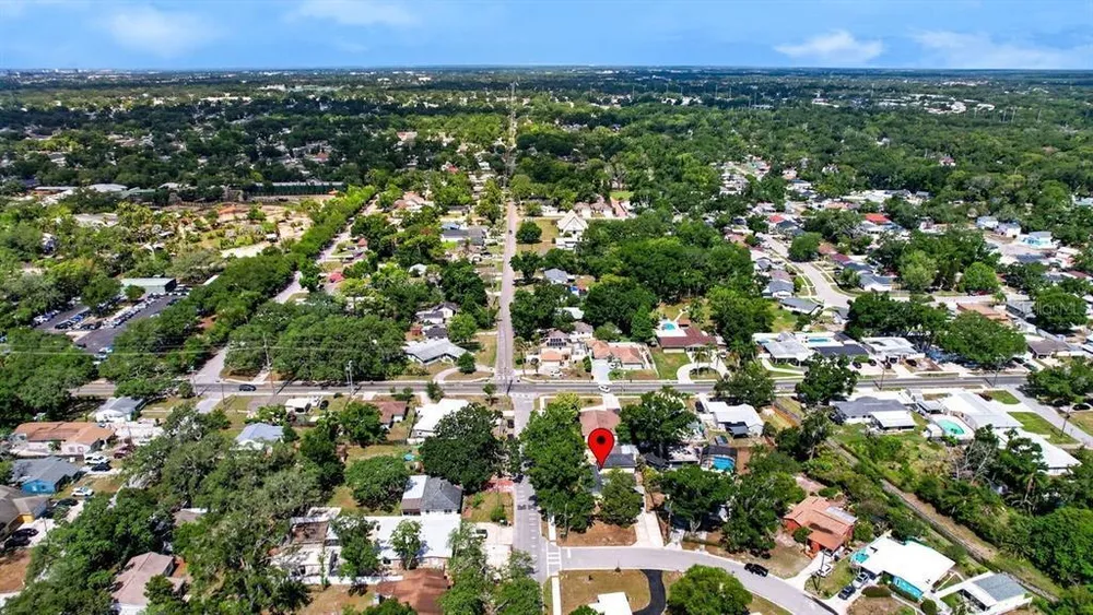 825 W Whatley Pl, Tampa, FL 33604