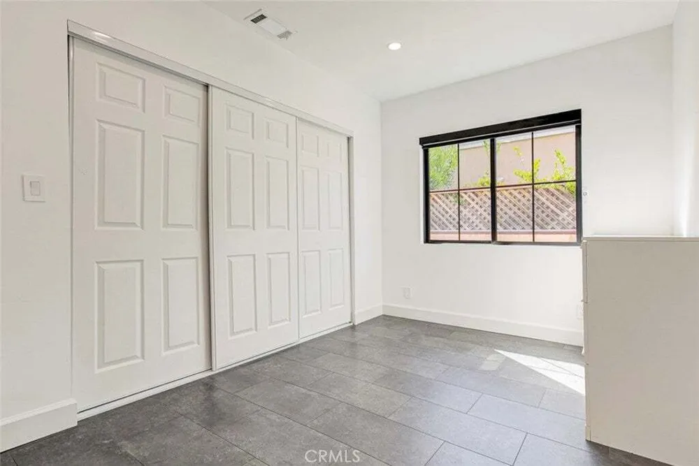 10823 Parr Ave, Sunland, CA 91040