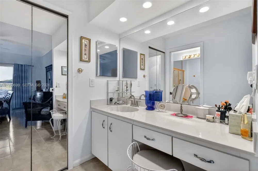 8033 Aberdeen Dr, Boynton Beach, FL 33472
