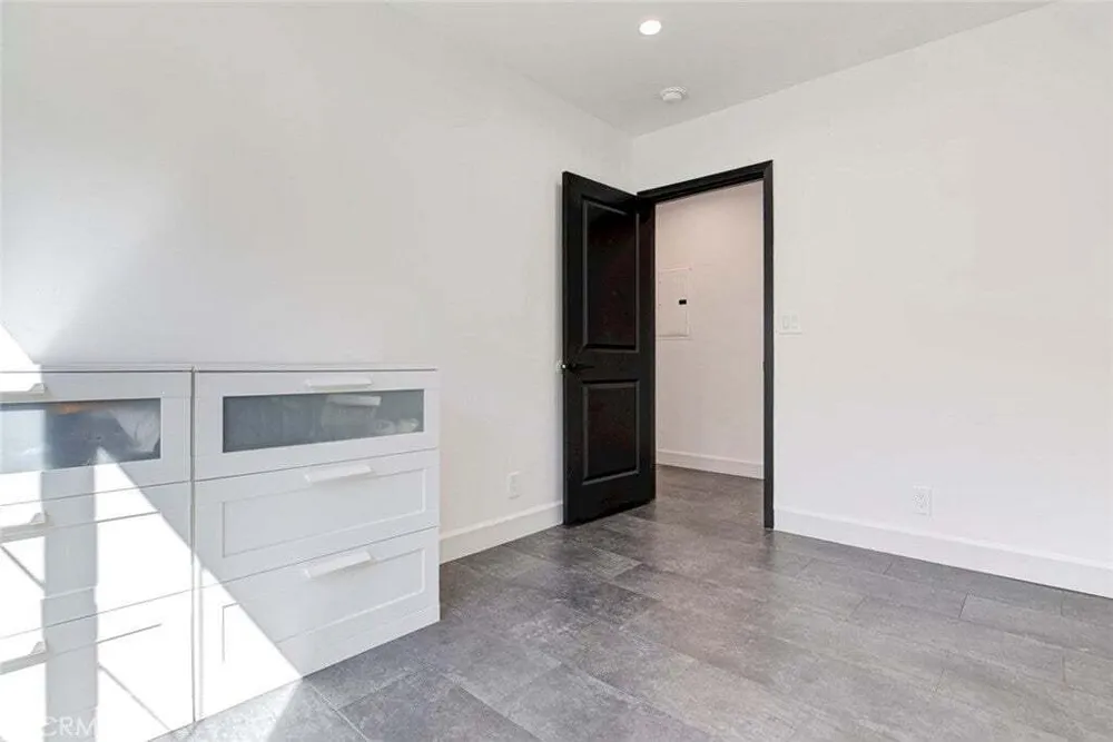 10823 Parr Ave, Sunland, CA 91040