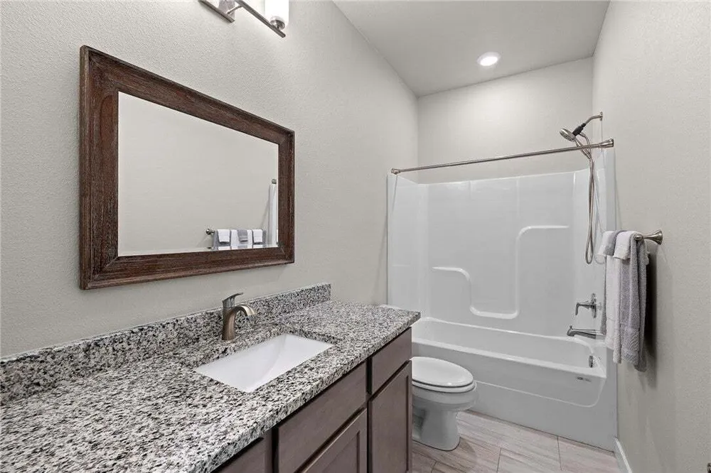17 Worth Pl, Bella Vista, AR 72715