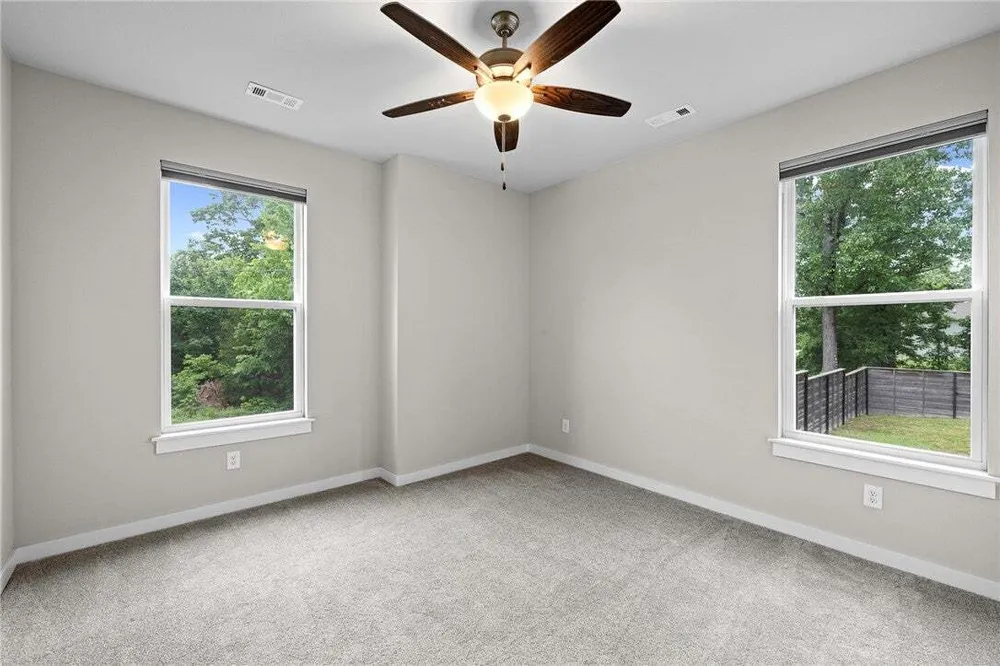 17 Worth Pl, Bella Vista, AR 72715